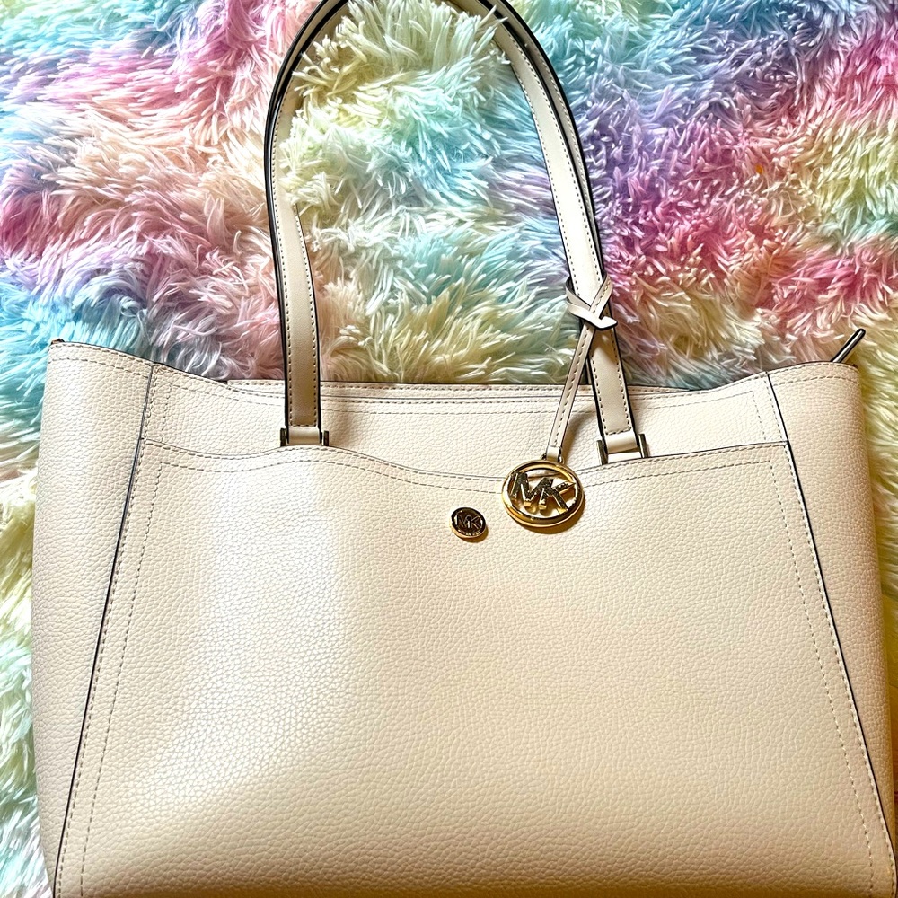 4pc Michael kors bag set